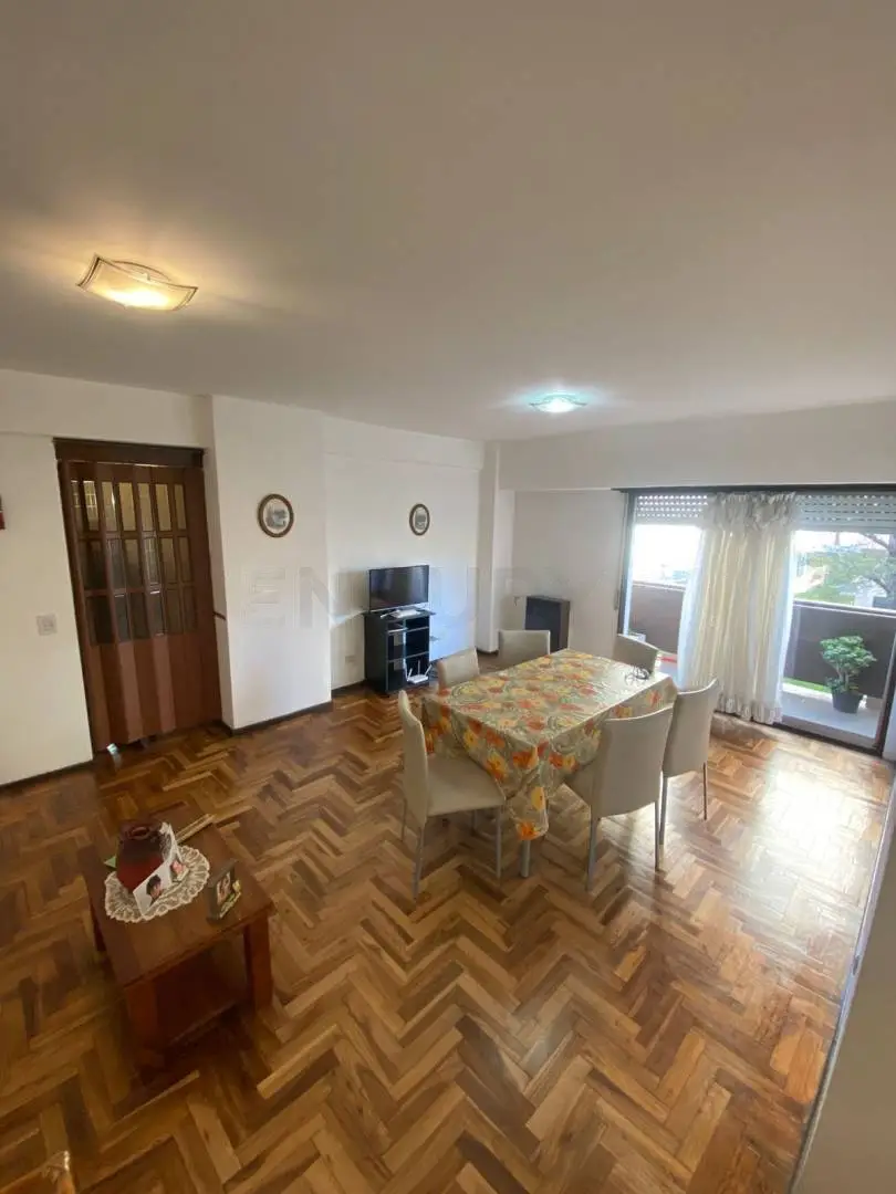 Departamento de 3 ambientes en Sarmiento, foto 2