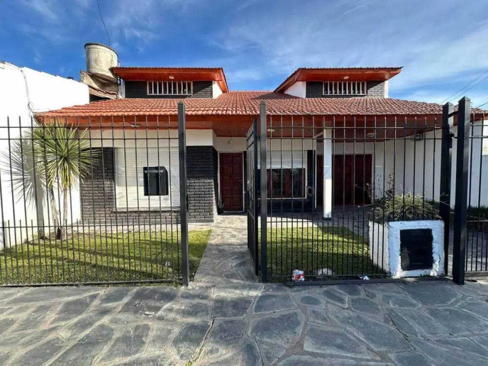 Casa de 5 ambientes en 9 de Julio, foto 2