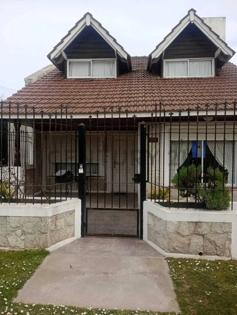 Dúplex de 10 ambientes en Santa Clara del Mar, foto 2