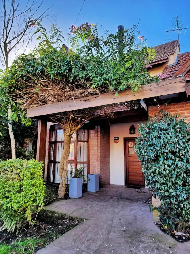 Casa de 4 ambientes en Caisamar y Estrada, foto 2