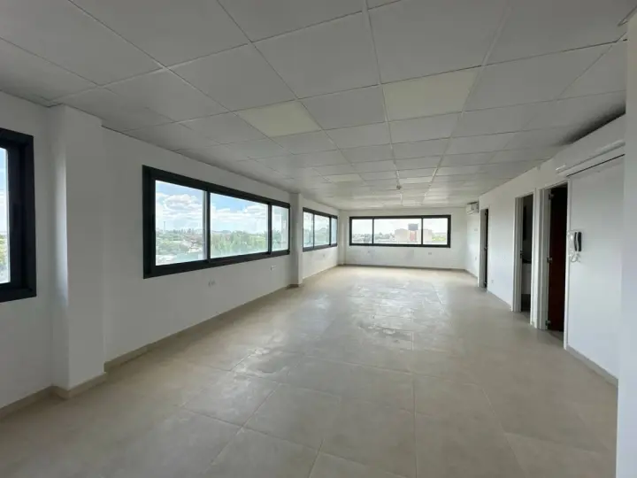 Oficina en Balcarce, foto 1